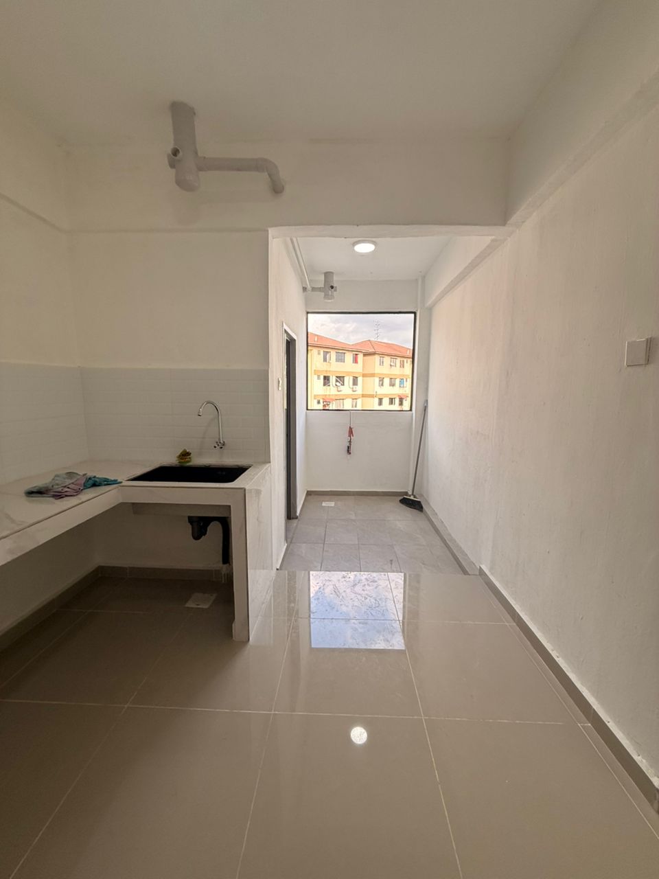 Rumah Pangsa Akasia,Level 4,Ulu Tiram,Low Cost,Desa Cemerlang image