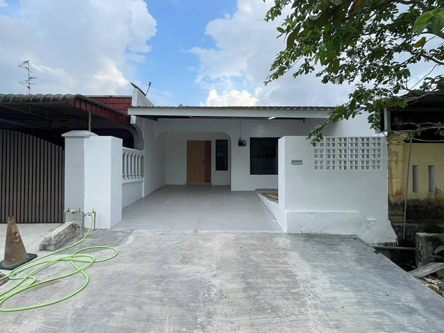 Taman Teratai Single Storey Low Cost,Jalan Lumpit,Skudai,Renovated photo