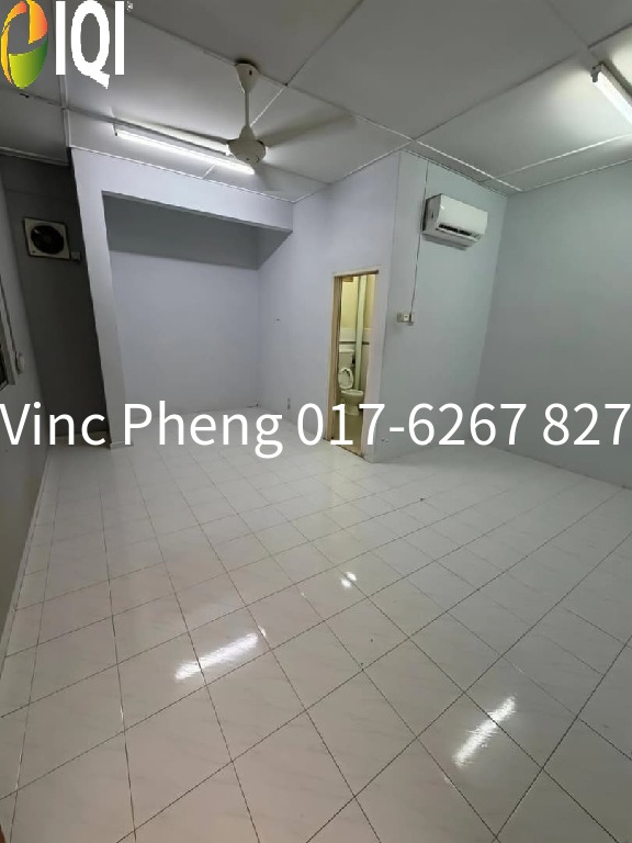 RENOVATED FREEHOLD Terrace FACING OPEN LAND For Sale @ Bukit Beruang image