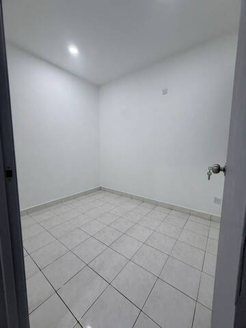Bayu Puteri 2 Apartment,Level 4 with Lift,Johor Bahru,Renovated,Full Loan image