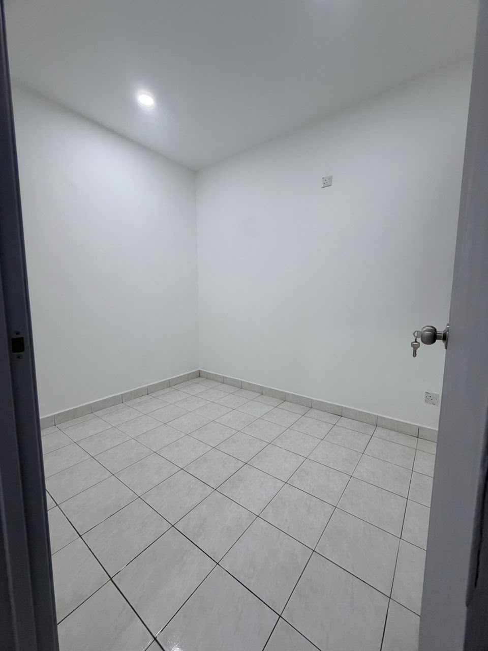 Bayu Puteri 2 Apartment,Level 4 with Lift,Johor Bahru,Renovated,Full Loan image