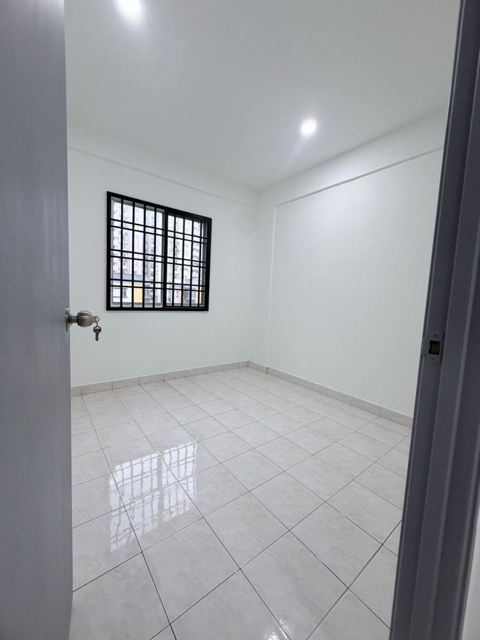 Bayu Puteri 2 Apartment,Level 4 with Lift,Johor Bahru,Renovated,Full Loan image