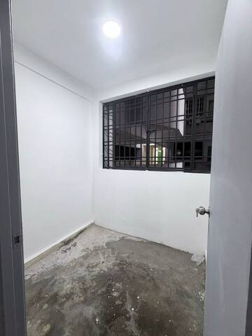 Bayu Puteri 2 Apartment,Level 4 with Lift,Johor Bahru,Renovated,Full Loan image