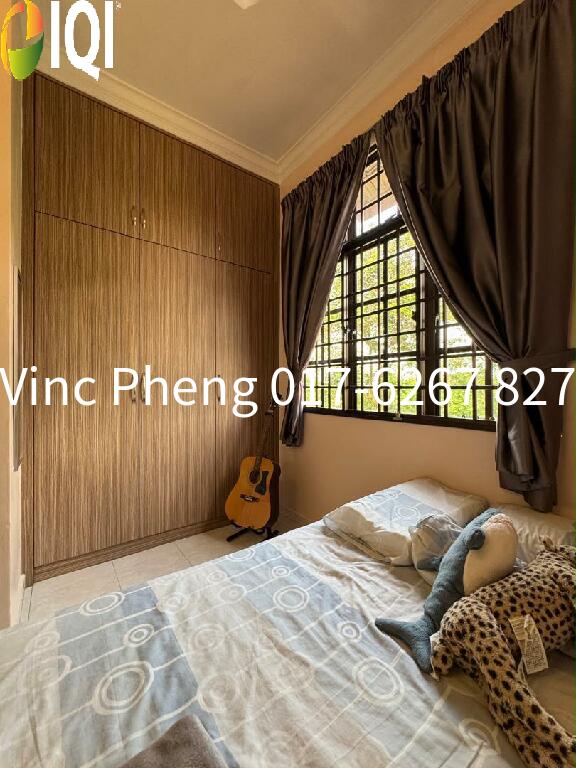 RENOVATED FREEHOLD Apartment @ Emerald Court Cheng Mutiara image