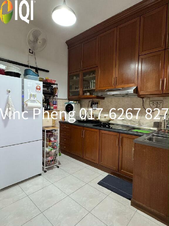RENOVATED FREEHOLD Apartment @ Emerald Court Cheng Mutiara image