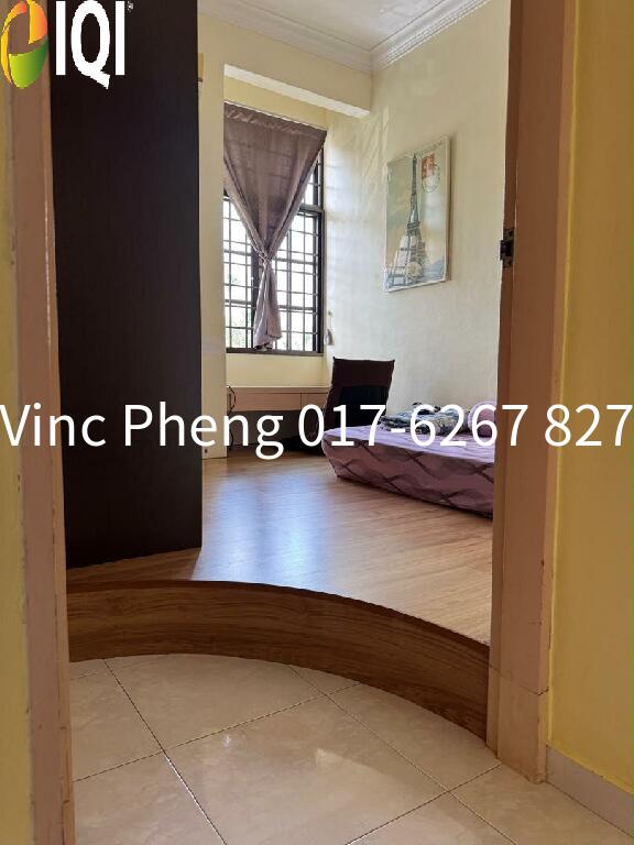 RENOVATED FREEHOLD Apartment @ Emerald Court Cheng Mutiara image