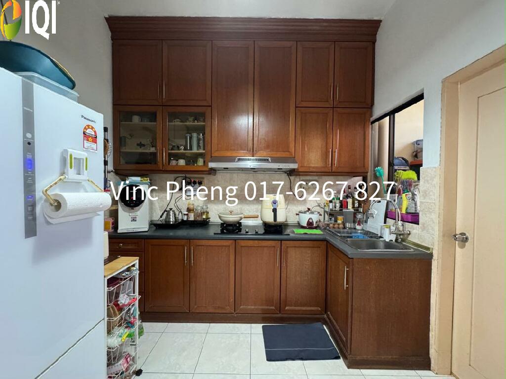 RENOVATED FREEHOLD Apartment @ Emerald Court Cheng Mutiara image