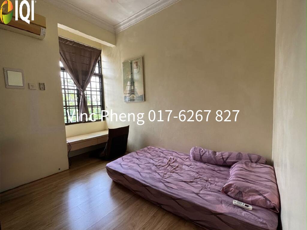 RENOVATED FREEHOLD Apartment @ Emerald Court Cheng Mutiara image