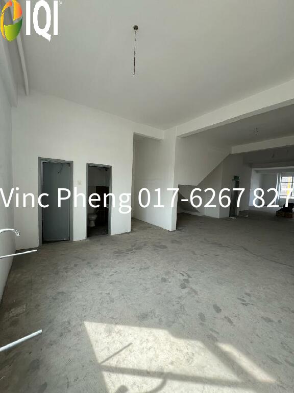 STRATEGIC Triple Storey Shoplot @ Plaza Semabok Melaka image