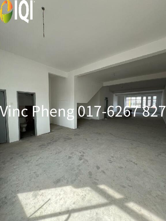 STRATEGIC Triple Storey Shoplot @ Plaza Semabok Melaka image