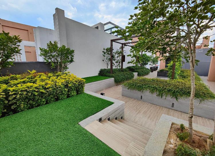 Lakefront Condominium | Emerald Hills @ Alam Damai image