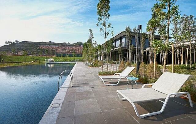 Lakefront Condominium | Emerald Hills @ Alam Damai image