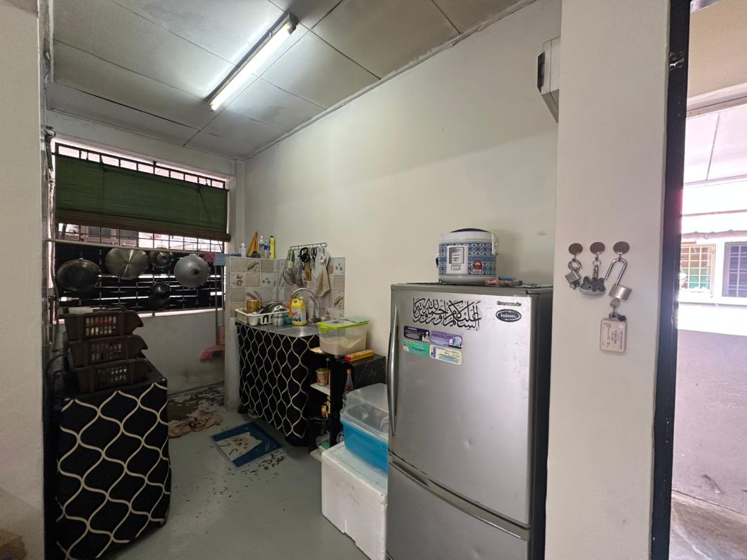 Permas Jaya Low Cost Flat,Masai,Johor Bahru,Level 5,Gng image