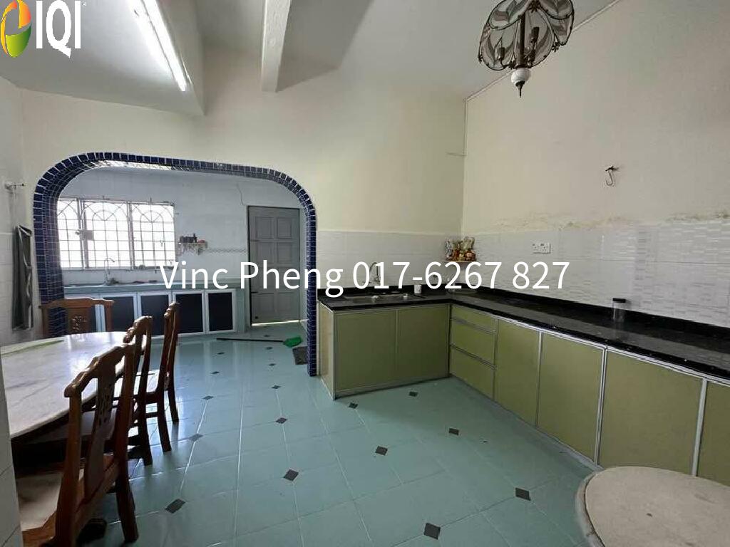 BEST VALUE! SPACIOUS 2 Storey Terrace @ Ayer Keroh Heights image