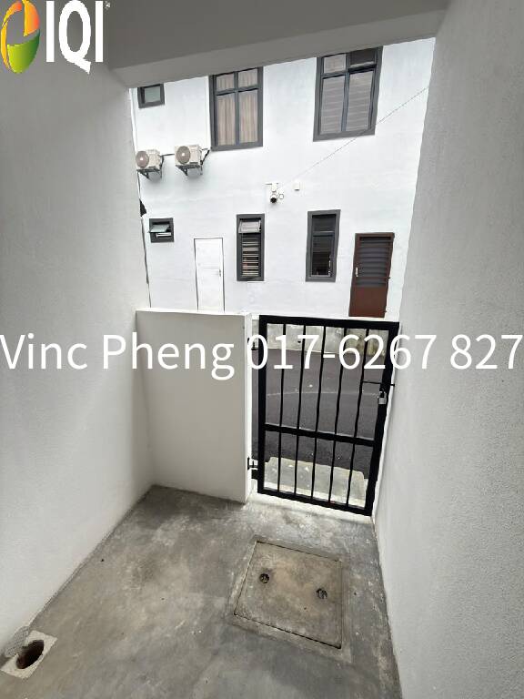 BRAND NEW WITH SMART LOCK DOOR Terrace @ iMolek Pengkalan Impian image