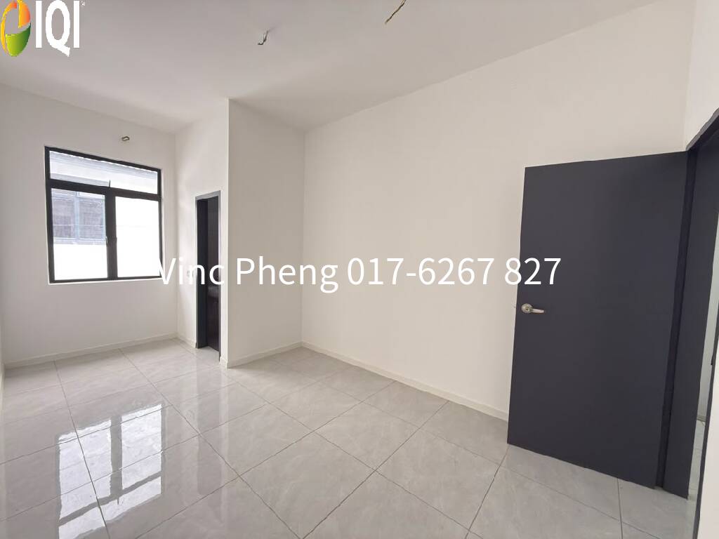 BRAND NEW WITH SMART LOCK DOOR Terrace @ iMolek Pengkalan Impian image