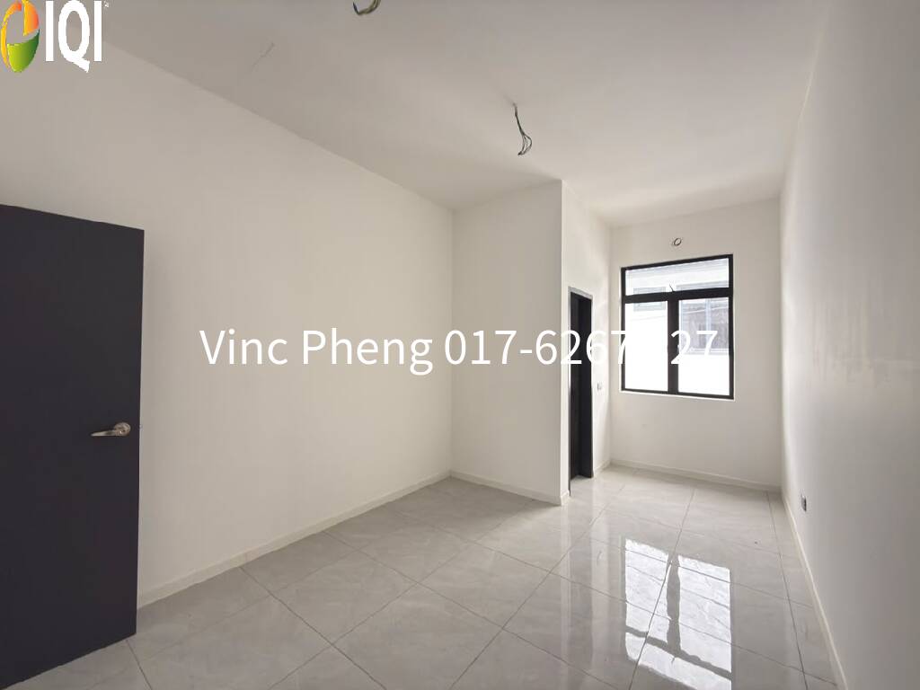 BRAND NEW WITH SMART LOCK DOOR Terrace @ iMolek Pengkalan Impian image