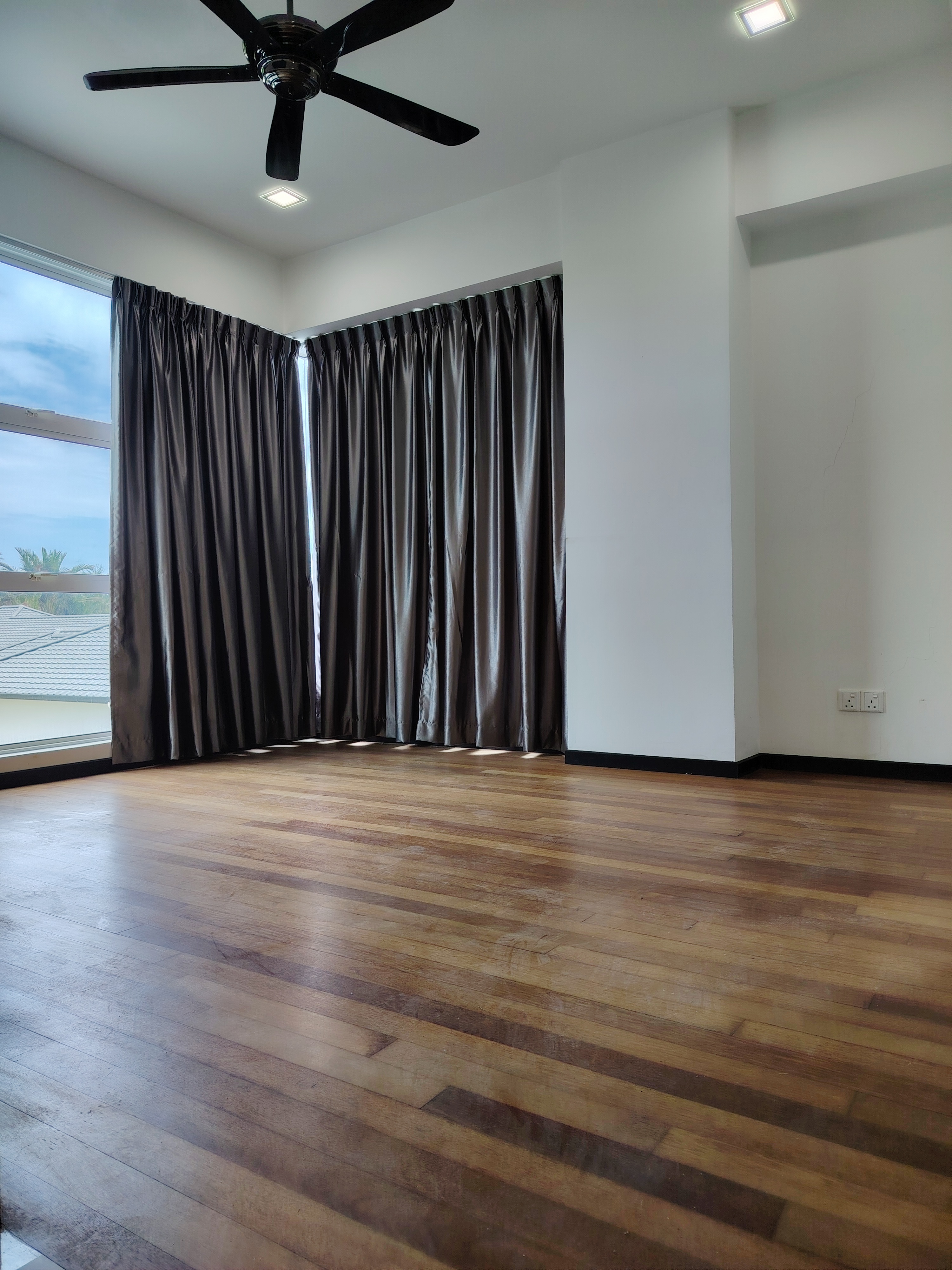 R55 CONDOMINIUM image