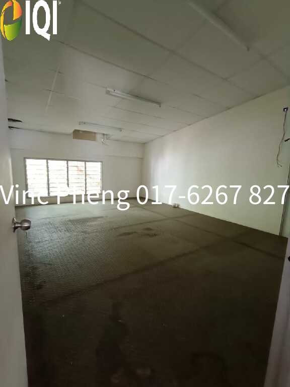 22,000sqft STRATEGIC Ayer Keroh Detached Factory Warehouse For Rent image