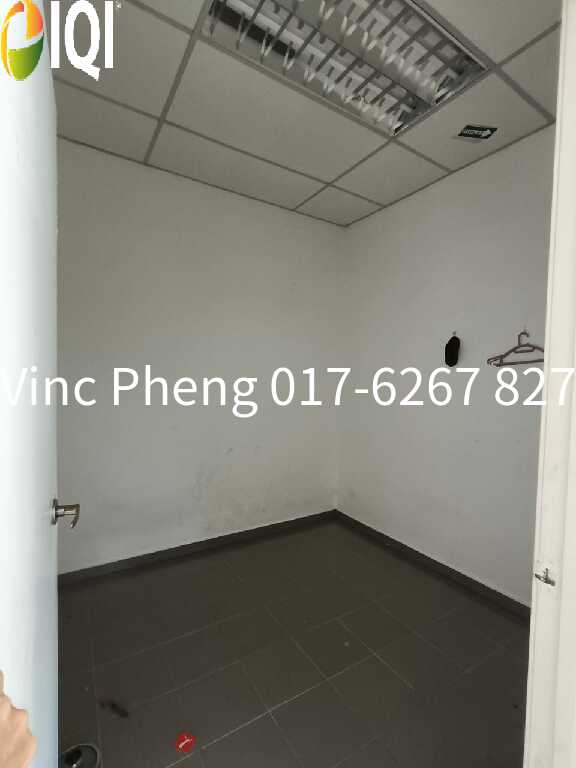22,000sqft STRATEGIC Ayer Keroh Detached Factory Warehouse For Rent image