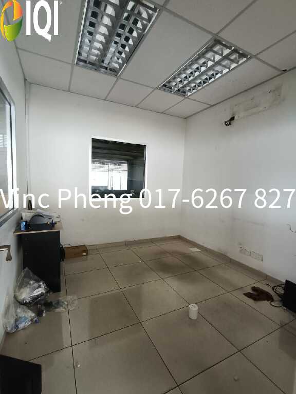 22,000sqft STRATEGIC Ayer Keroh Detached Factory Warehouse For Rent image