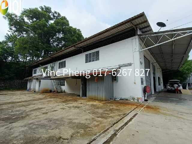 22,000sqft STRATEGIC Ayer Keroh Detached Factory Warehouse For Rent image