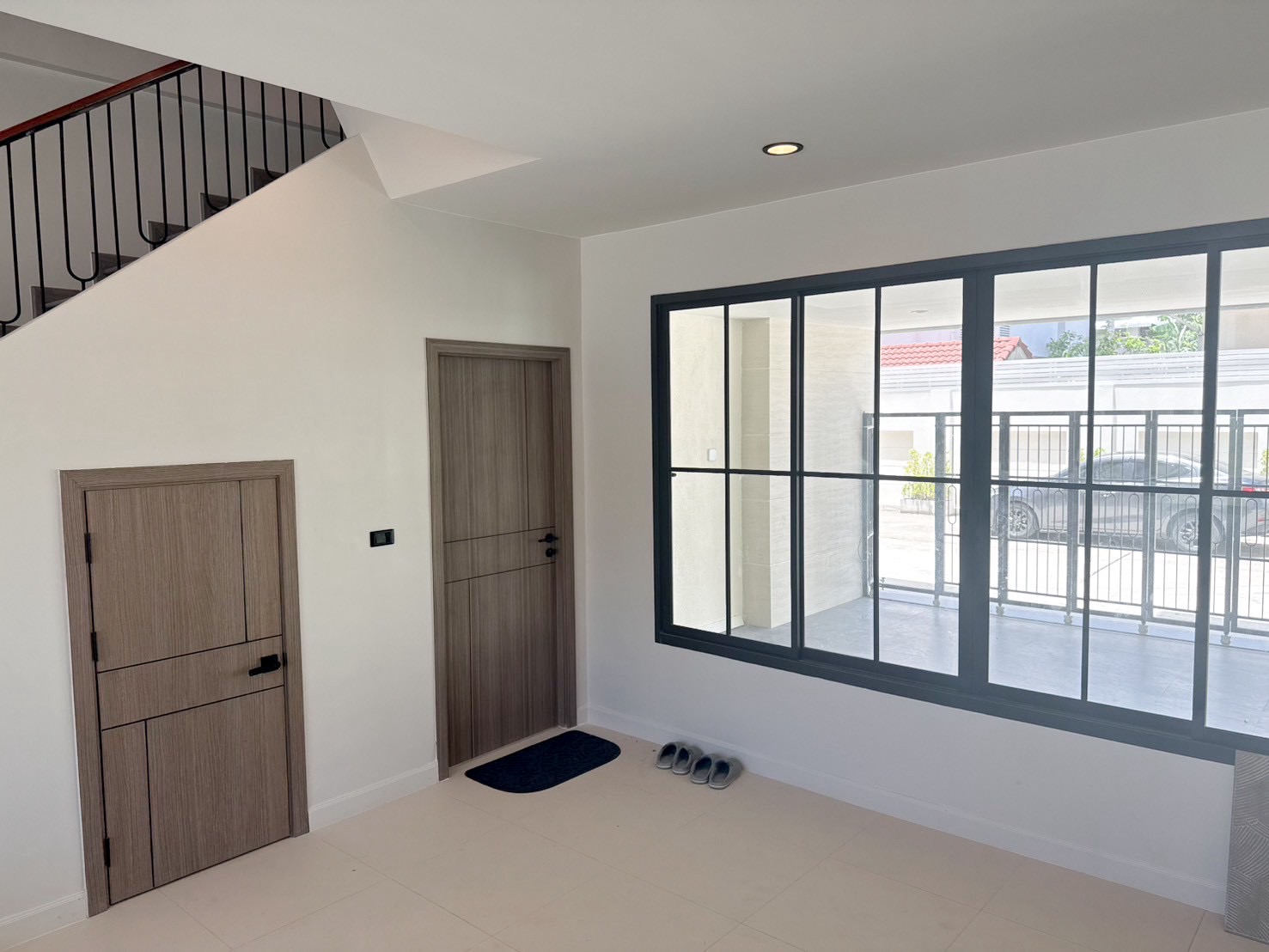 St. Moritz Bangsue Luxury 3-Storey Townhome image
