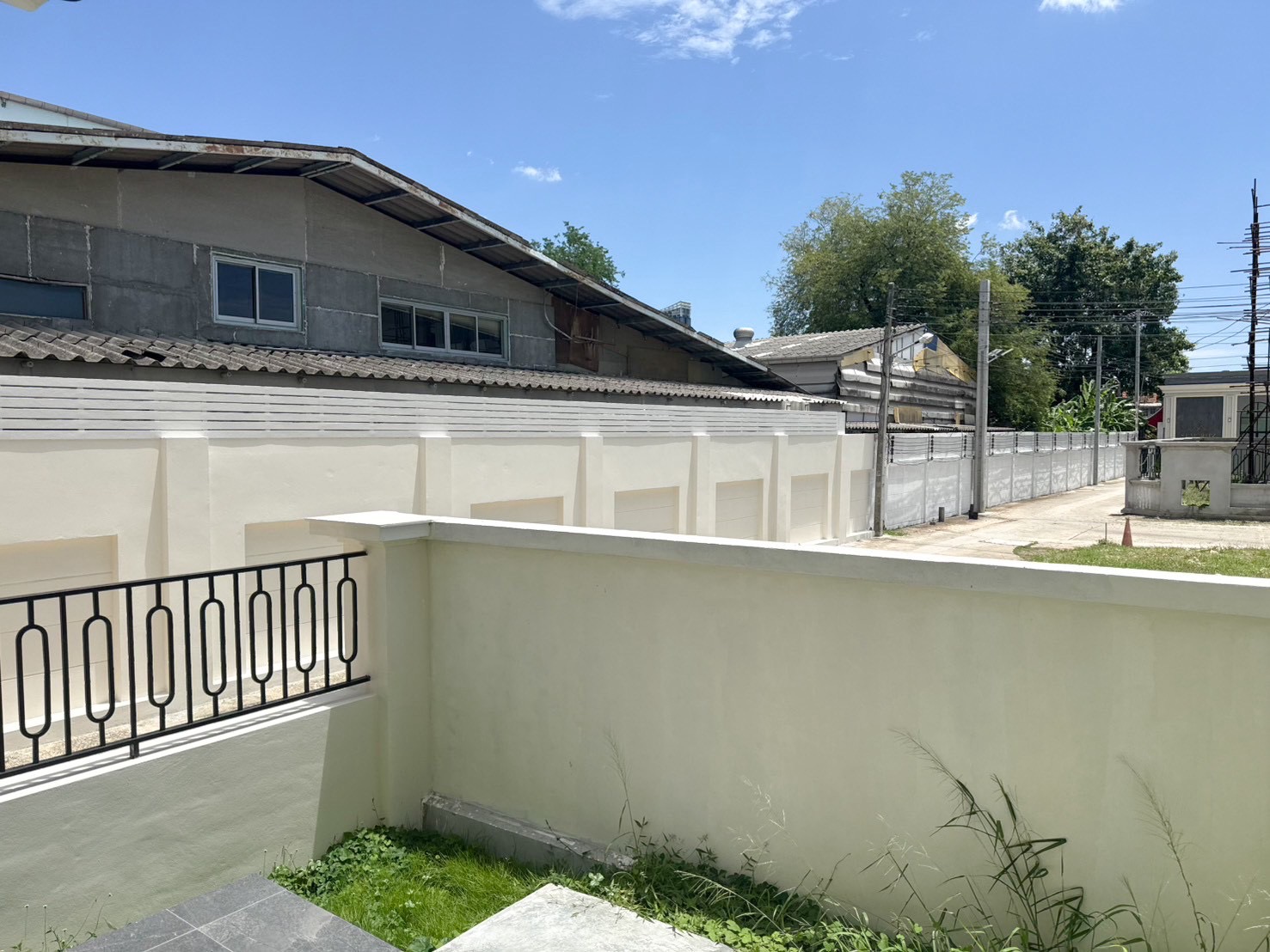 St. Moritz Bangsue Luxury 3-Storey Townhome image