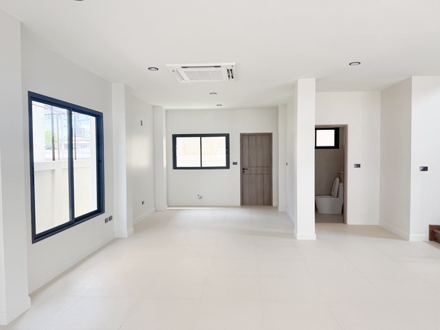 🏡 St. Moritz Bangsue | Luxury 3-Storey Detached House image