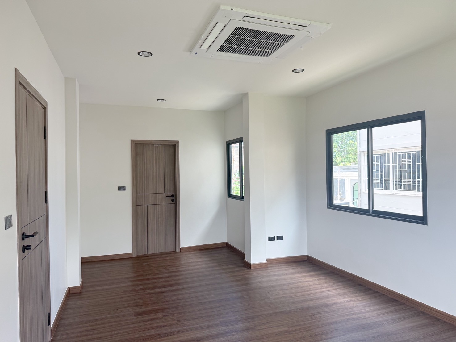 🏡 St. Moritz Bangsue | Luxury 3-Storey Detached House image