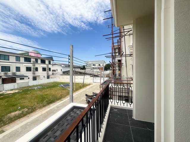 🏡 St. Moritz Bangsue | Luxury 3-Storey Detached House image