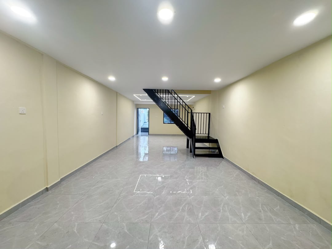 Taman Saleng 2 Sty Low Cost,Jalan Serunai,Kulai,Renovated,Extend image