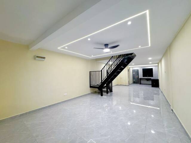 Taman Saleng 2 Sty Low Cost,Jalan Serunai,Kulai,Renovated,Extend image