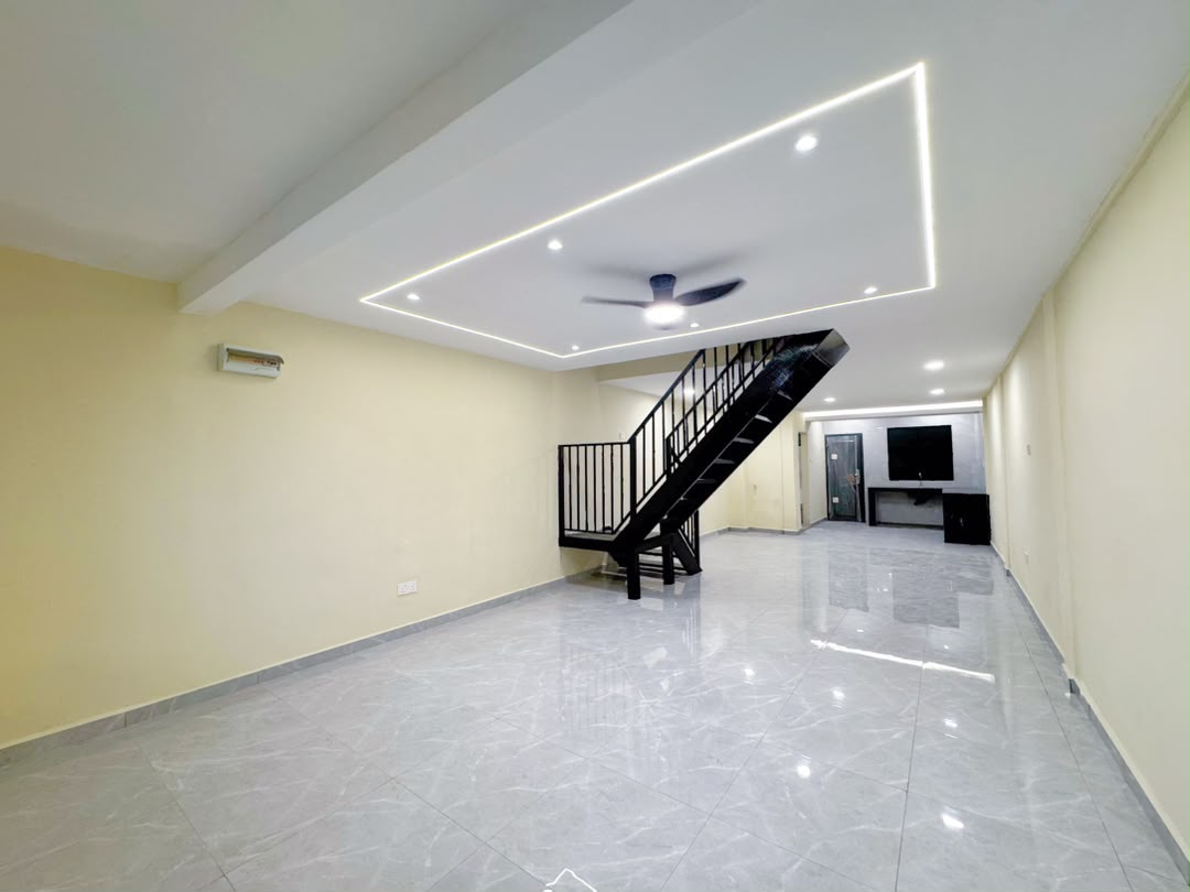 Taman Saleng 2 Sty Low Cost,Jalan Serunai,Kulai,Renovated,Extend image