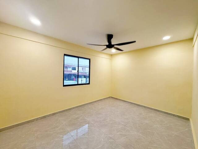 Taman Saleng 2 Sty Low Cost,Jalan Serunai,Kulai,Renovated,Extend image