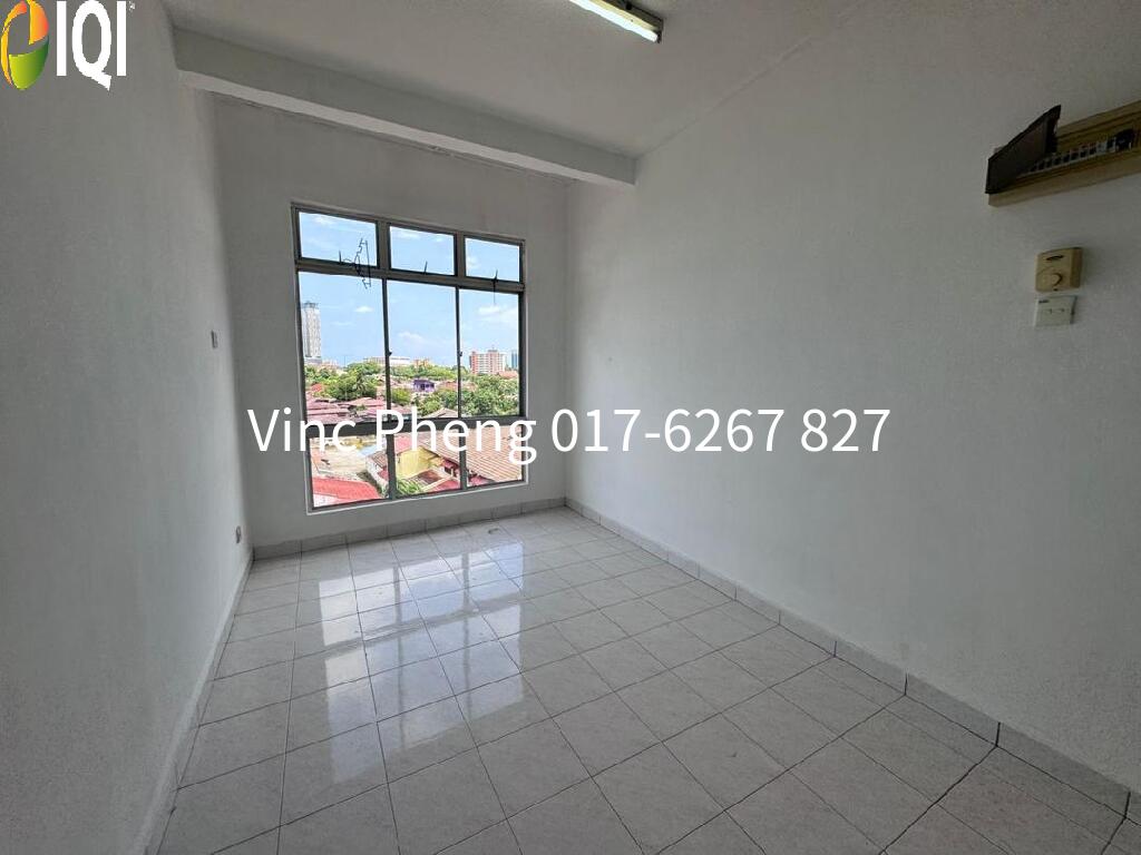 RM130K ONLY! FREEHOLD Duplex Apartment @ Mata Kucing Melaka image