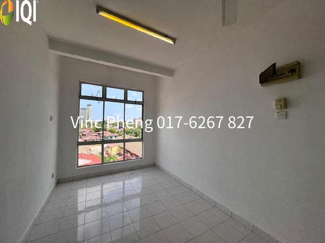 RM130K ONLY! FREEHOLD Duplex Apartment @ Mata Kucing Melaka image