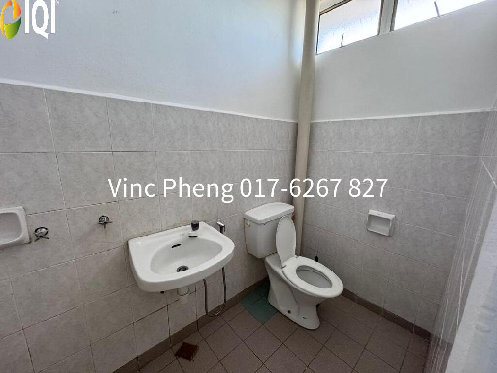 RM130K ONLY! FREEHOLD Duplex Apartment @ Mata Kucing Melaka image