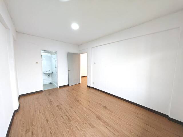 Desa Tebrau Low Cost Flat,Sri Lanang,Level 5,Jalan Harmonium,Renovated image