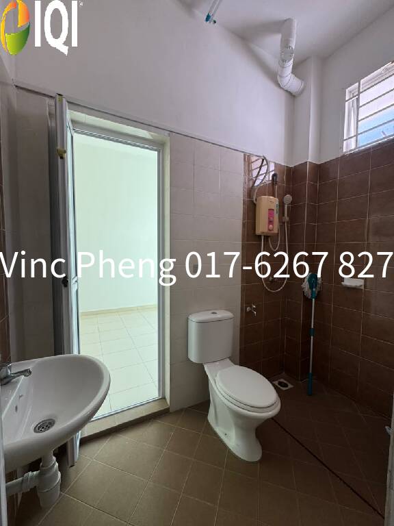 24'x75' WELL MAINTAINED Terrace @ Krubong Utama Melaka image