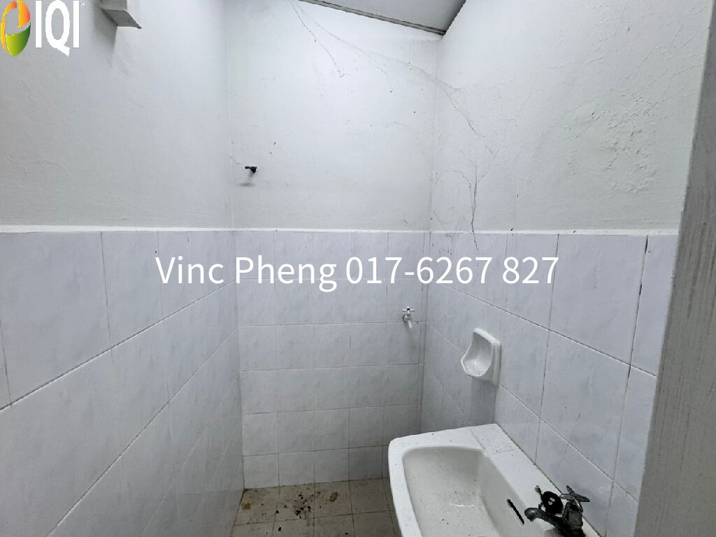 STRATEGIC 2 STOREY MAIN ROAD Shoplot  @ Ong Kim Wee Melaka image