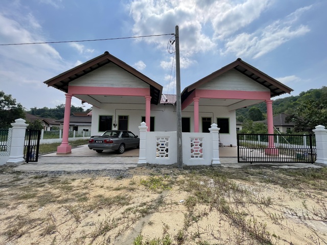 Kampung Batu Tiong image