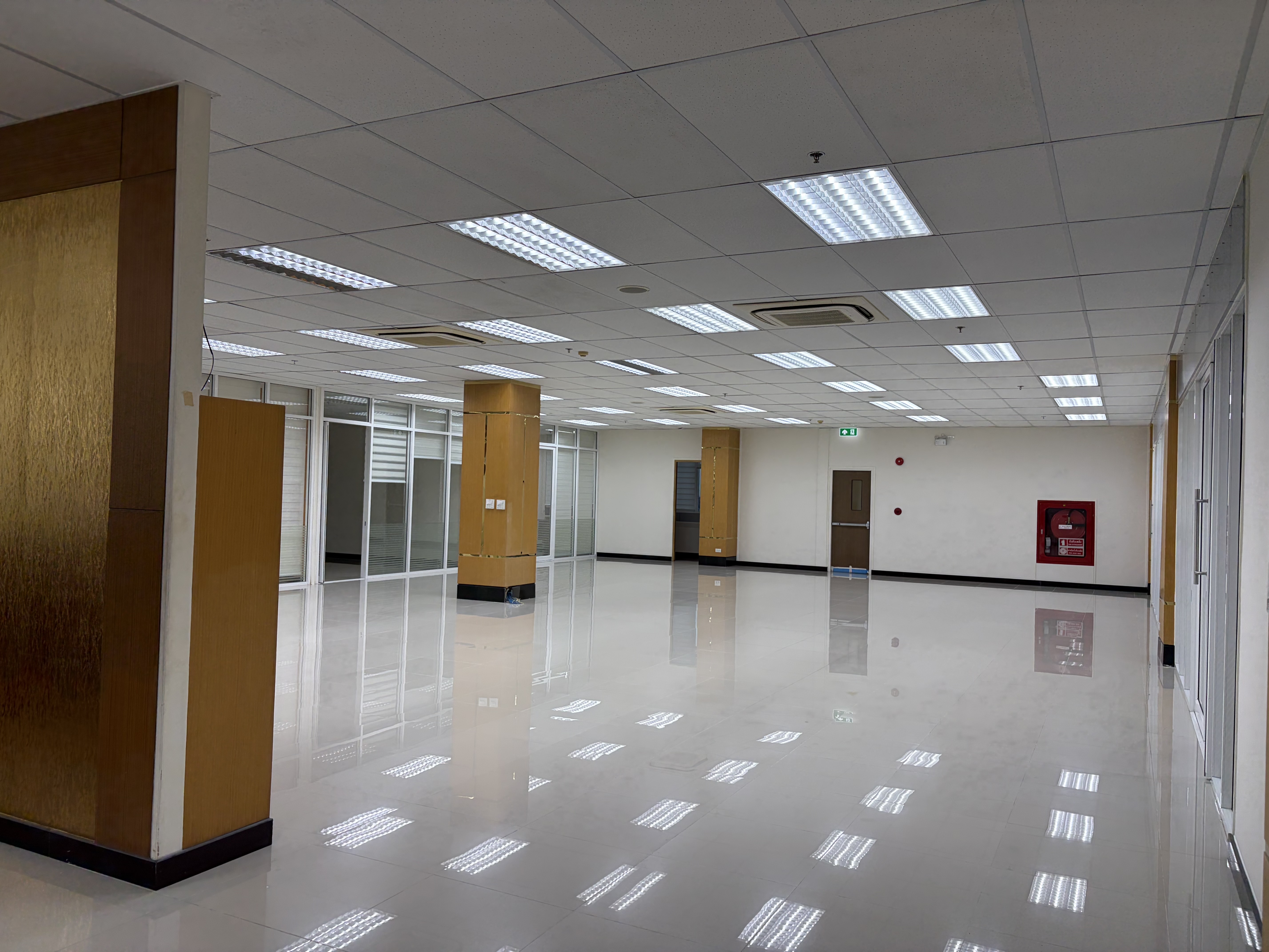 Integrated Commercial  Space for Lease JW Tower  in Prime Location, Srinakarin Road Bangkok image