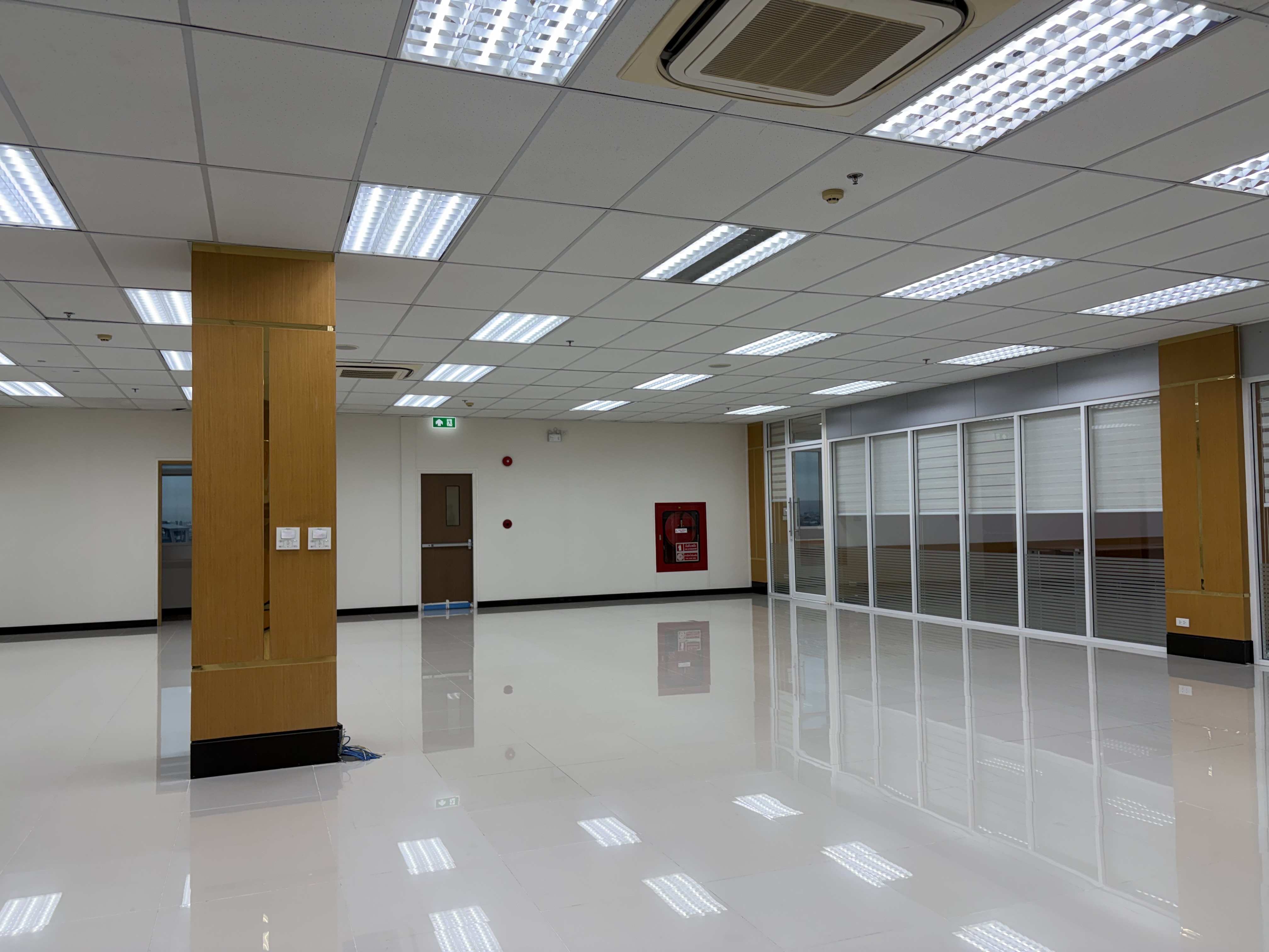 Integrated Commercial  Space for Lease JW Tower  in Prime Location, Srinakarin Road Bangkok image