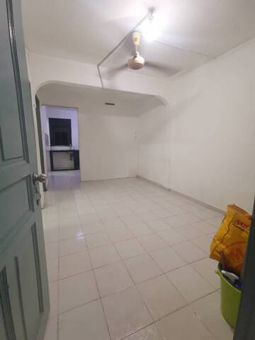 Ungku Tun Aminah Low Cost Flat,Skudai,Ground Floor,Full Loan photo