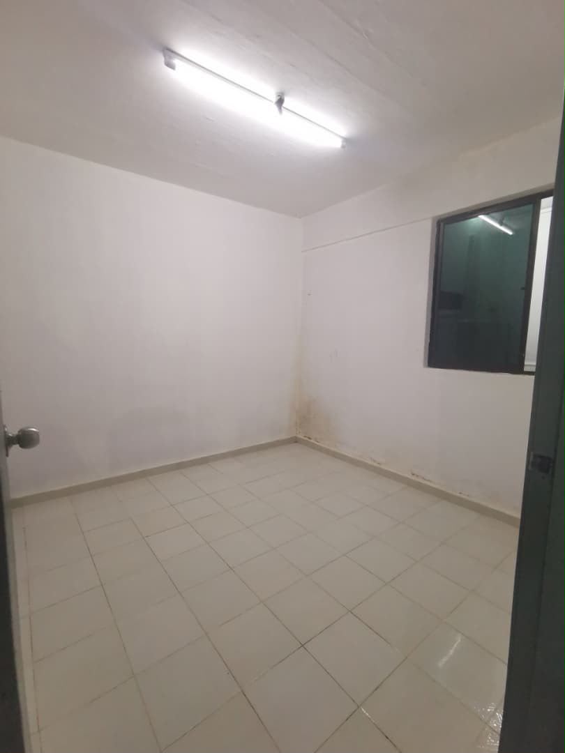 Ungku Tun Aminah Low Cost Flat,Skudai,Ground Floor,Full Loan image