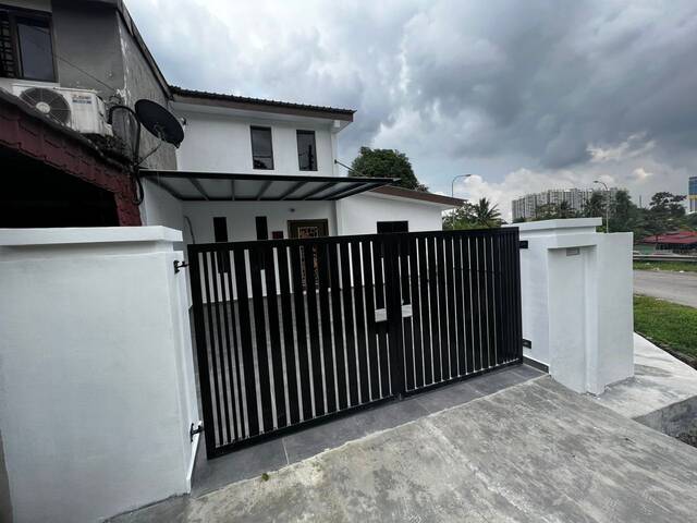 Permas Jaya 2 Sty Low Cost Corner Lot,Unblock View,Masai,Renovated image