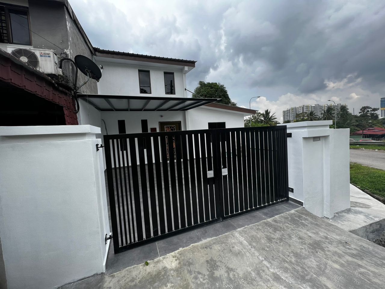 Permas Jaya 2 Sty Low Cost Corner Lot,Unblock View,Masai,Renovated image