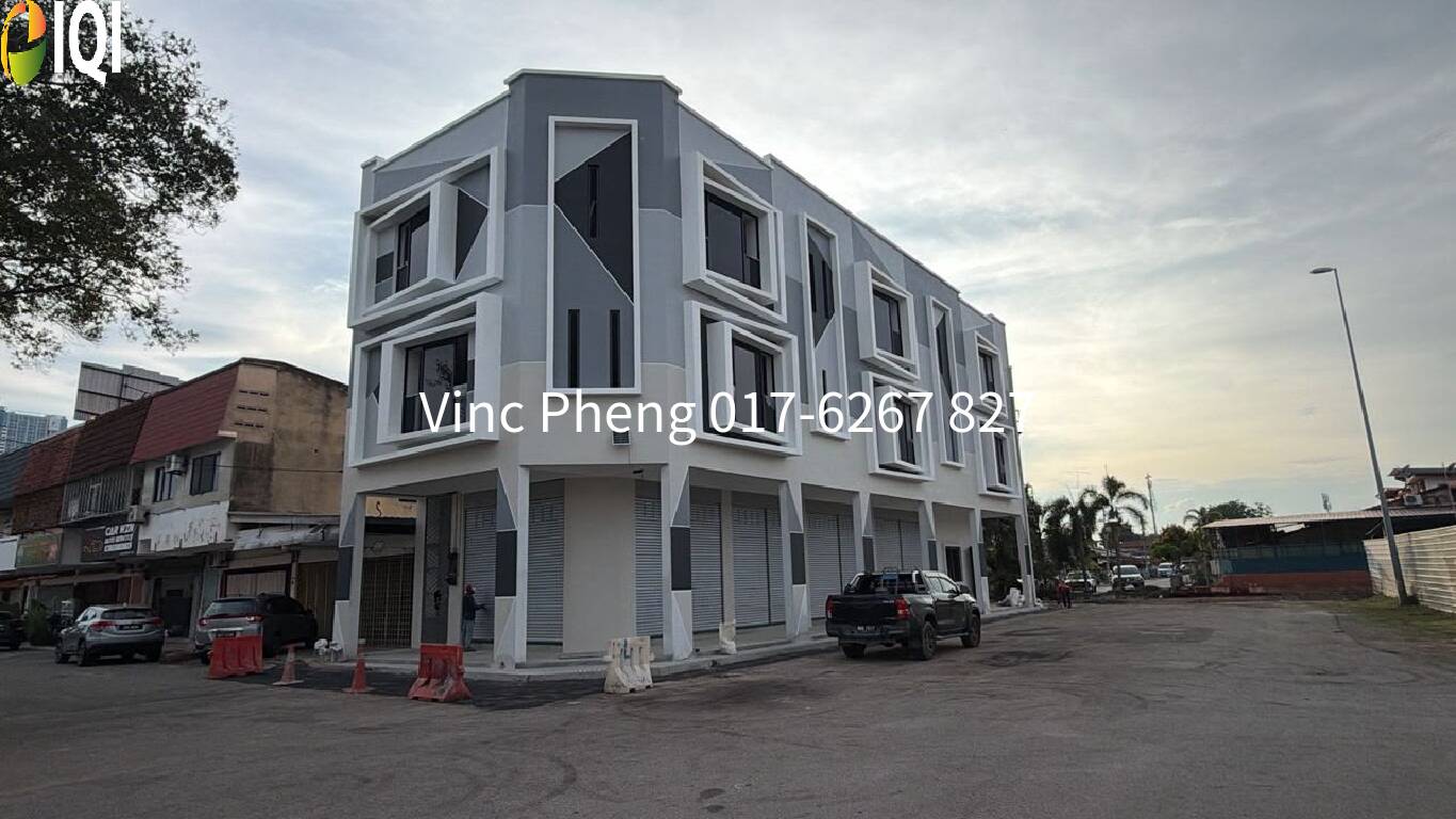 STRATEGIC BRAND NEW CORNER Ground Floor Shop @ Kota Laksamana image