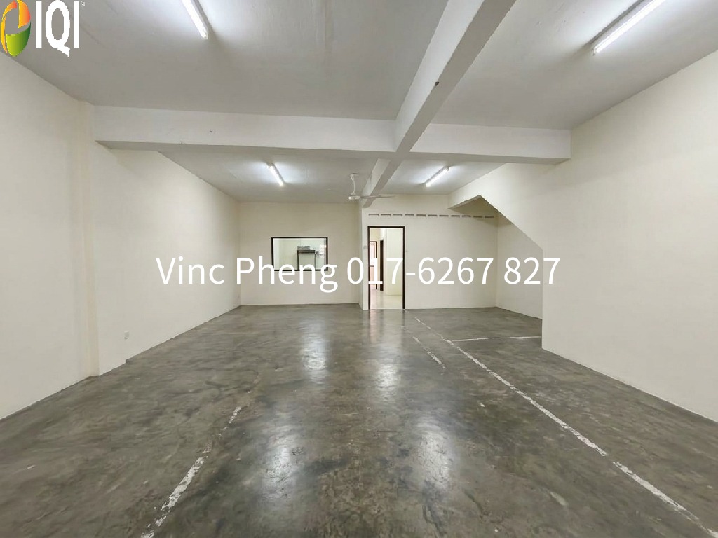 FREEHOLD 2R2B2T Double Storey Shophouse For Sale @ Taman Asean Melaka image